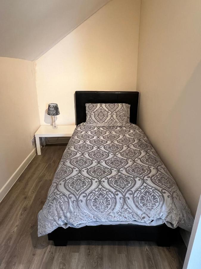 Edge Of Glastonbury And Street Town Centre, 2Bd Apt With Parking Apartment Exterior photo
