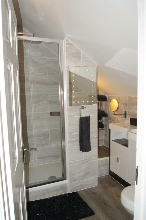 Edge Of Glastonbury And Street Town Centre, 2Bd Apt With Parking Apartment Exterior photo